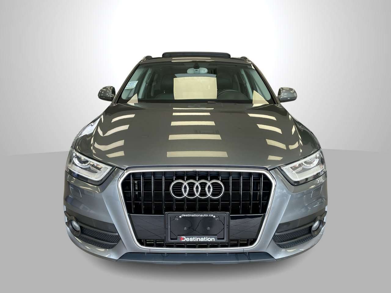 2015 Audi Q3 Progressiv | Mint | Non Smoker Upscale, sporty, pa 4 cyl alt 3
