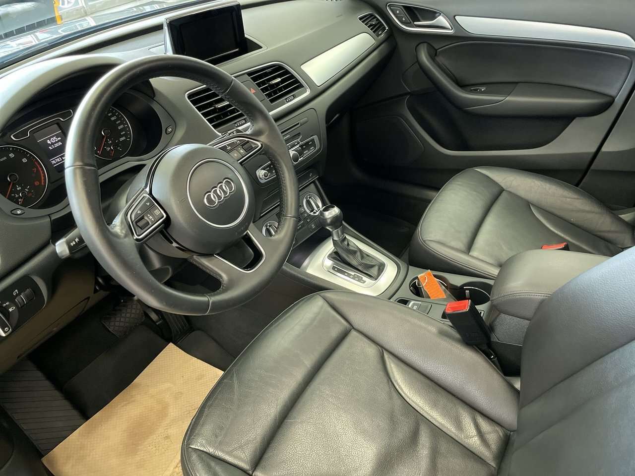2015 Audi Q3 Progressiv | Mint | Non Smoker Upscale, sporty, pa 4 cyl thumb 21