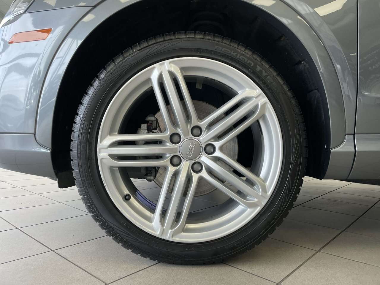 2015 Audi Q3 Progressiv | Mint | Non Smoker Upscale, sporty, pa 4 cyl thumb 10