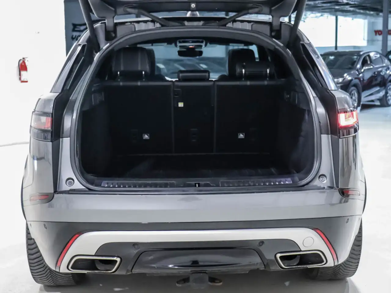 Land Rover Range Rover Velar photo Land Rover Range Rover Velar
