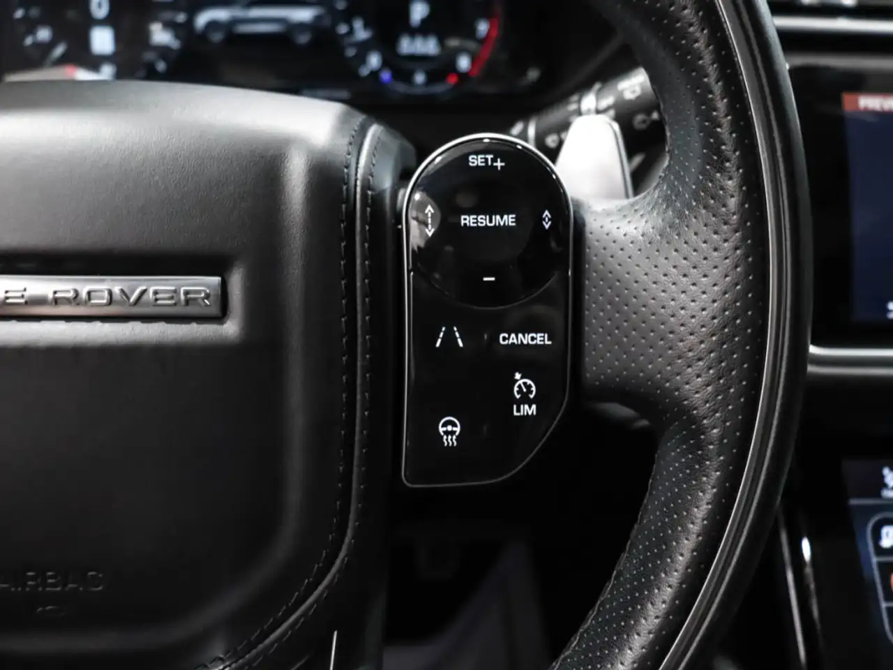 Land Rover Range Rover Velar photo Land Rover Range Rover Velar
