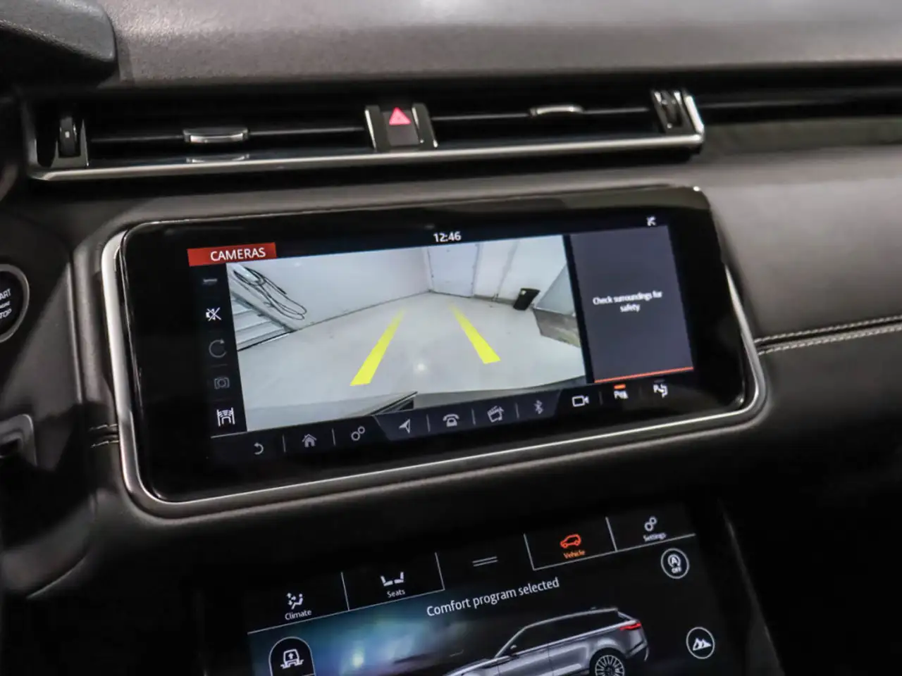 Land Rover Range Rover Velar photo Land Rover Range Rover Velar