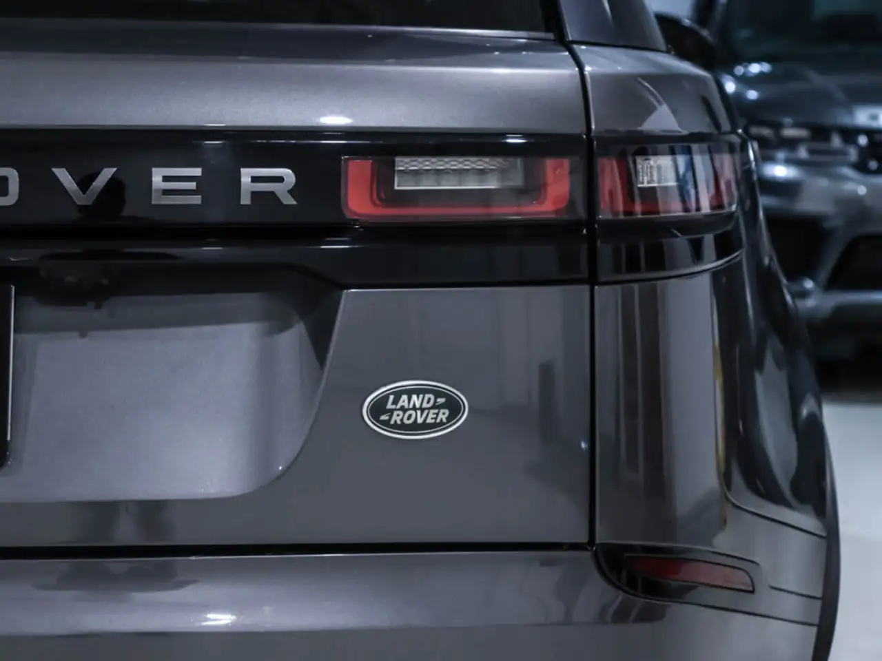 Land Rover Range Rover Velar photo Land Rover Range Rover Velar