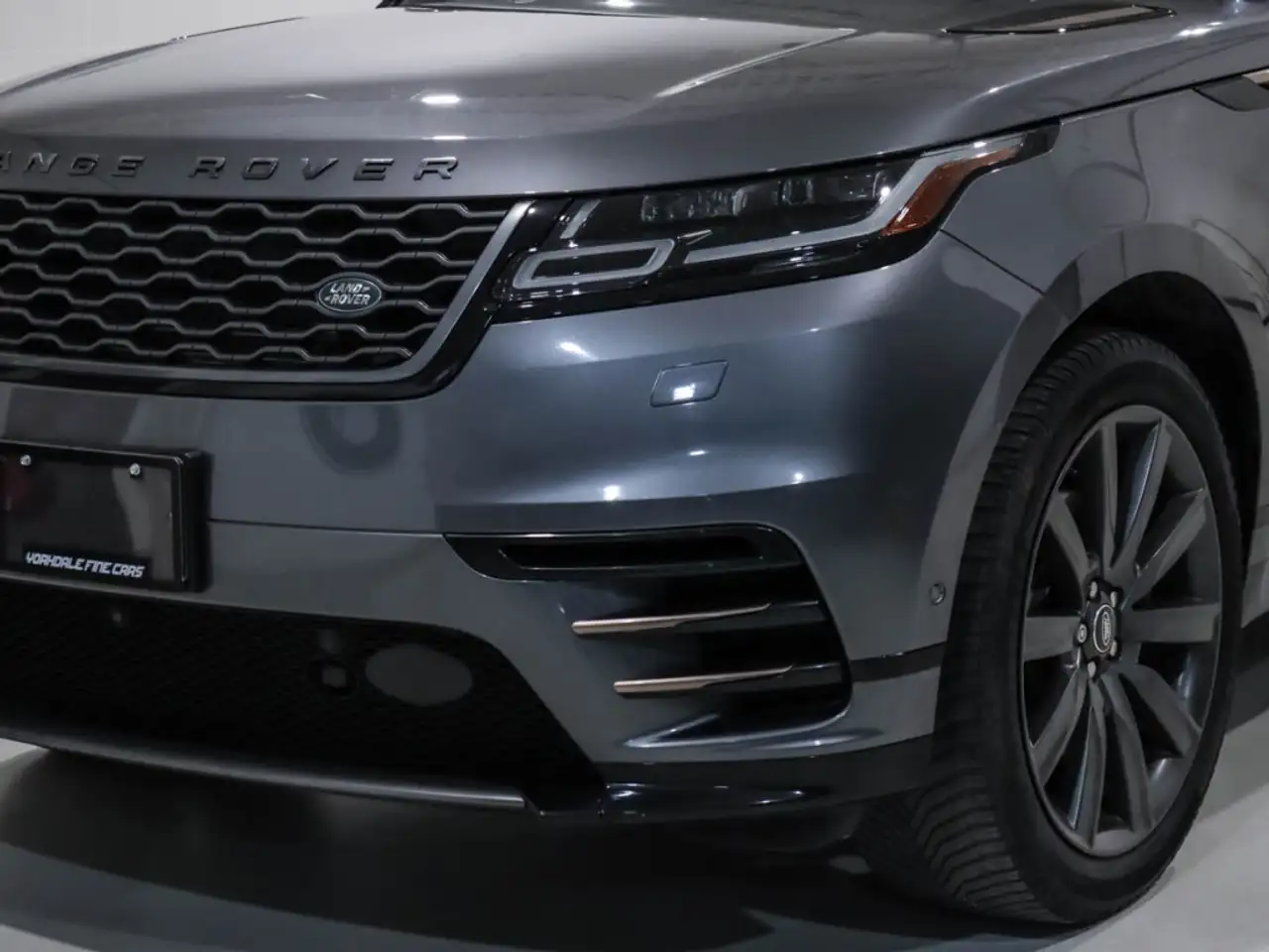 Land Rover Range Rover Velar photo Land Rover Range Rover Velar