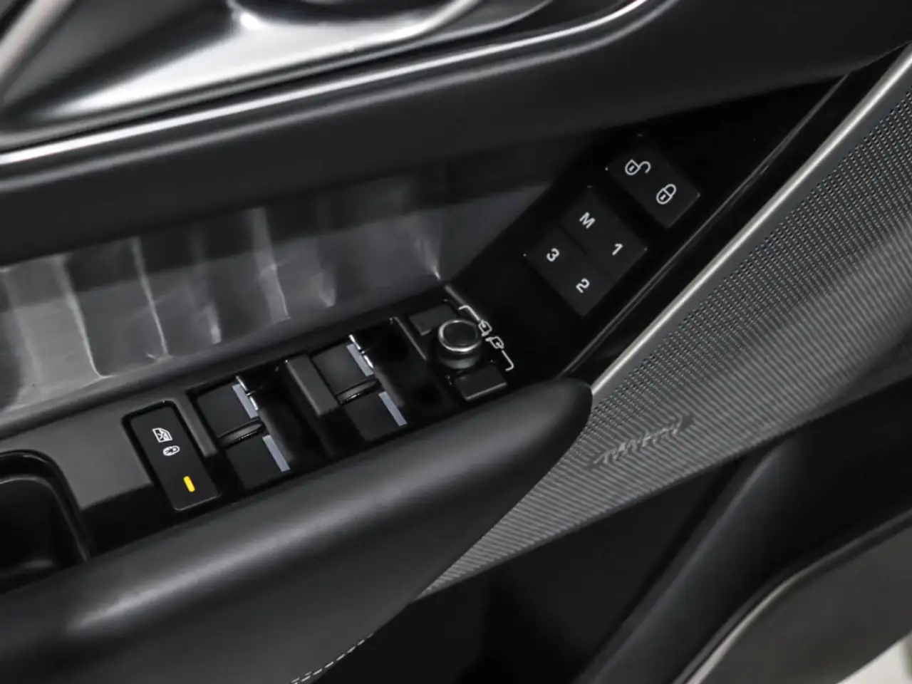 Land Rover Range Rover Velar photo Land Rover Range Rover Velar