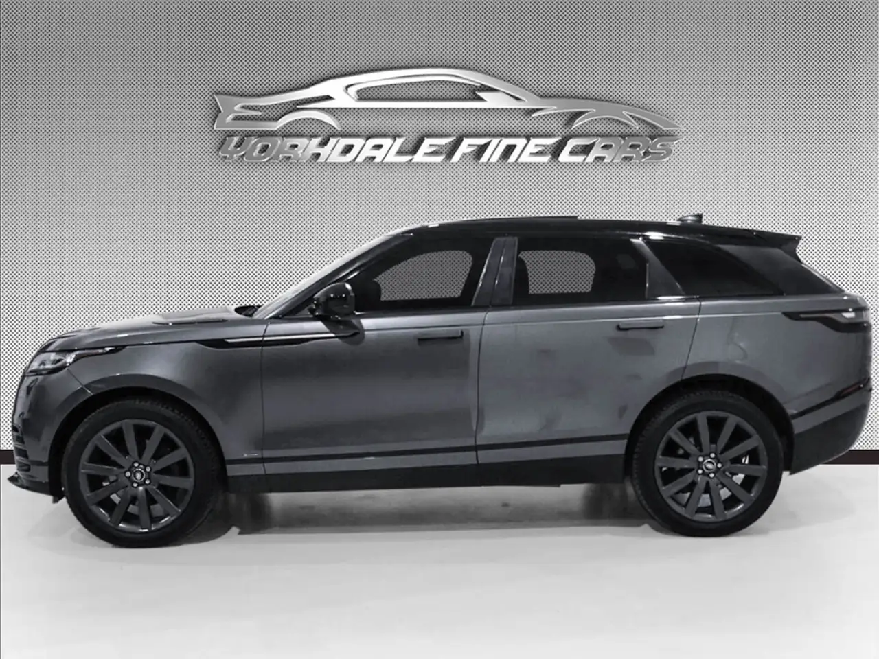 Land Rover Range Rover Velar photo Land Rover Range Rover Velar