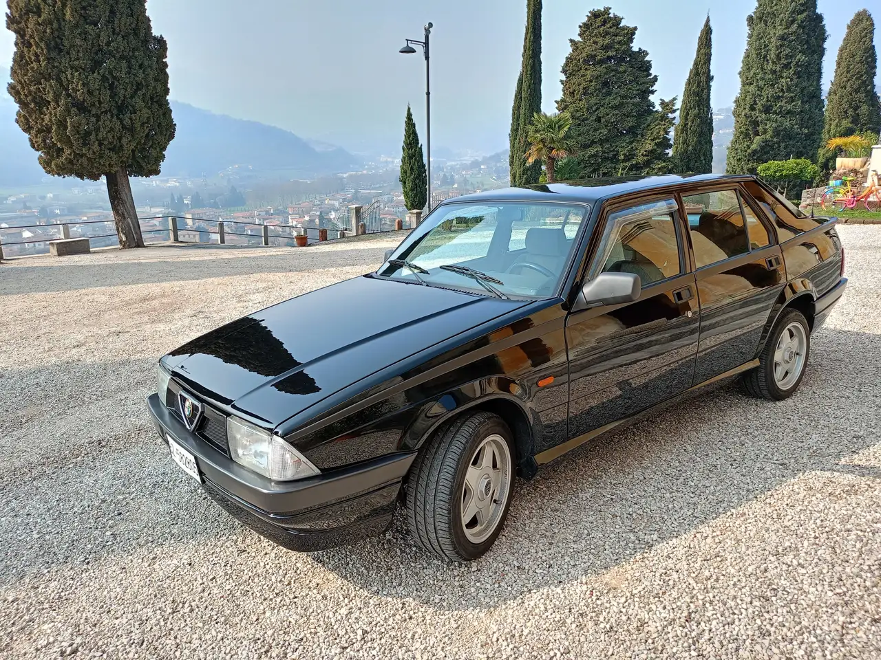 Alfa Romeo 75 2.0i ts, foto 3
