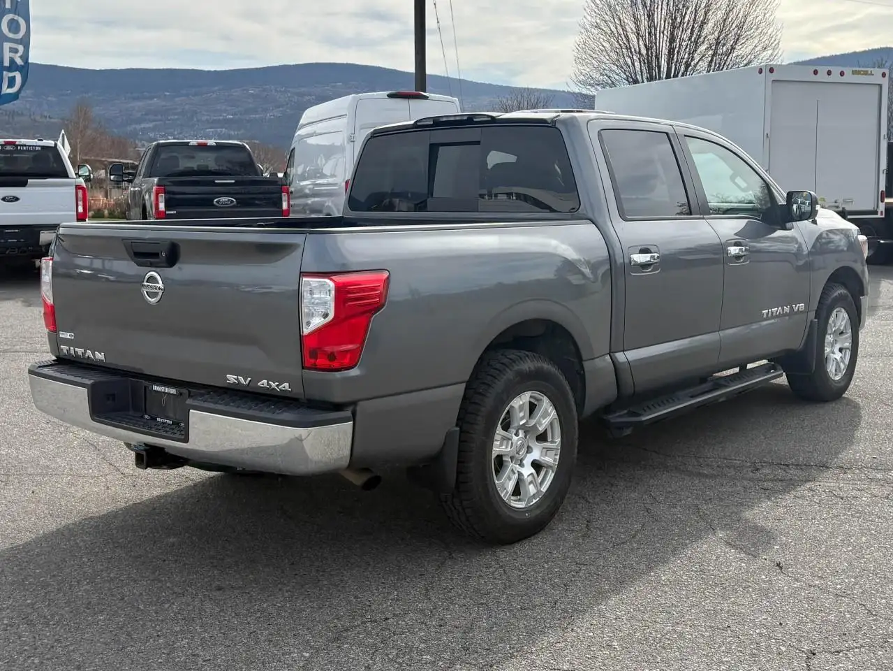 Nissan Titan снимка Nissan Titan