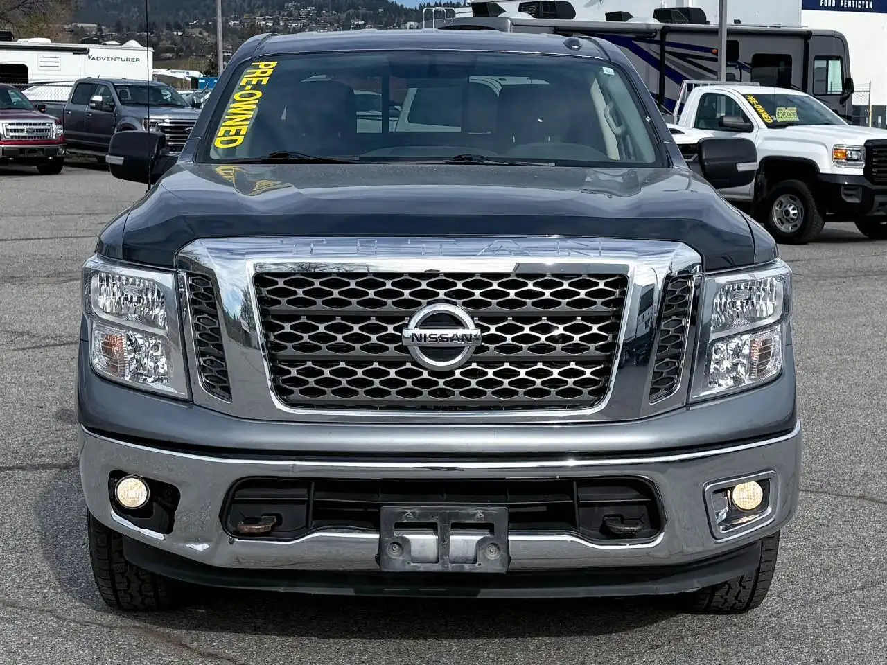 Nissan Titan снимка Nissan Titan