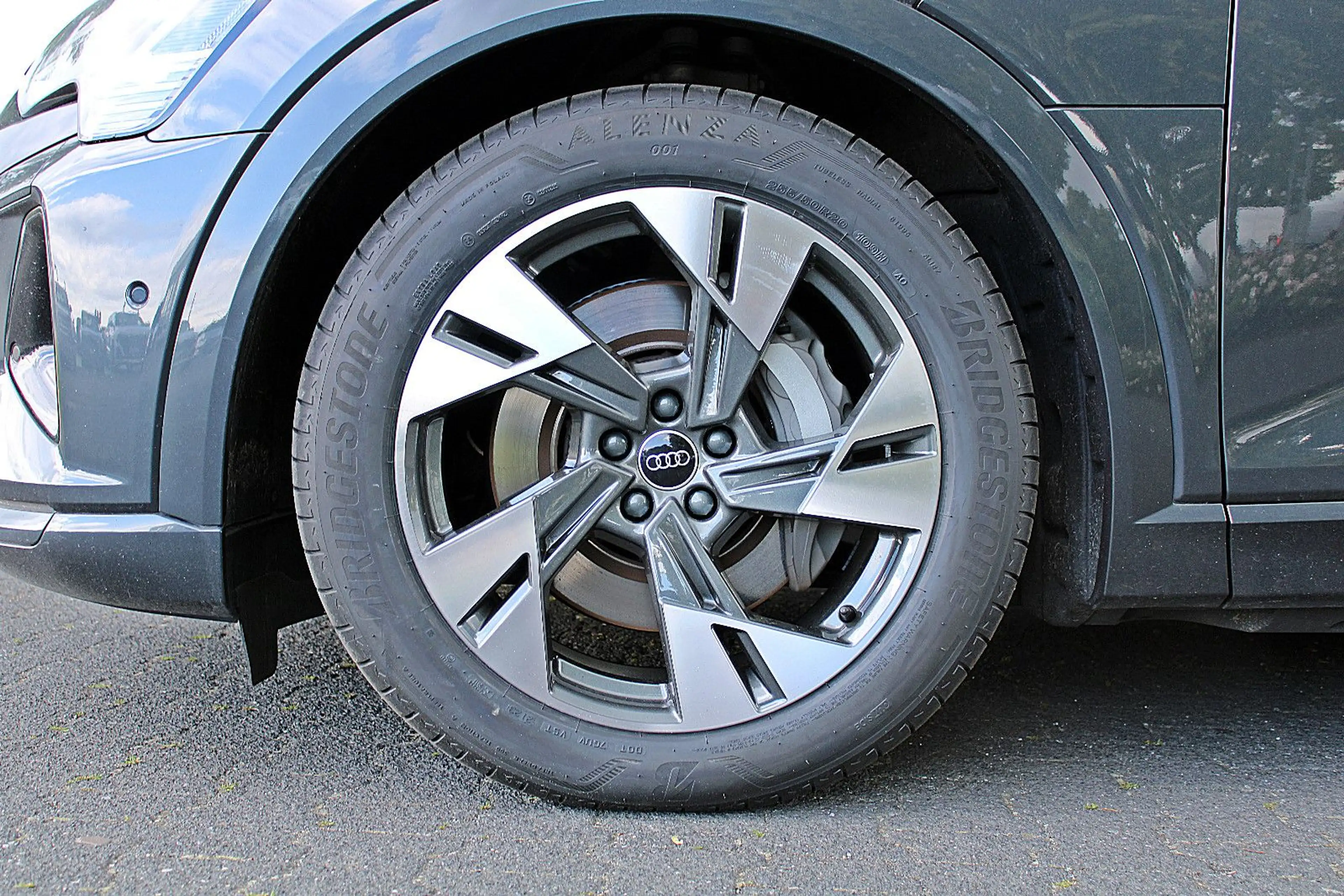 Audi Q8 e-tron 55 qu AHK 360° LEDER HuD MATRIX MEMORY — photo 4