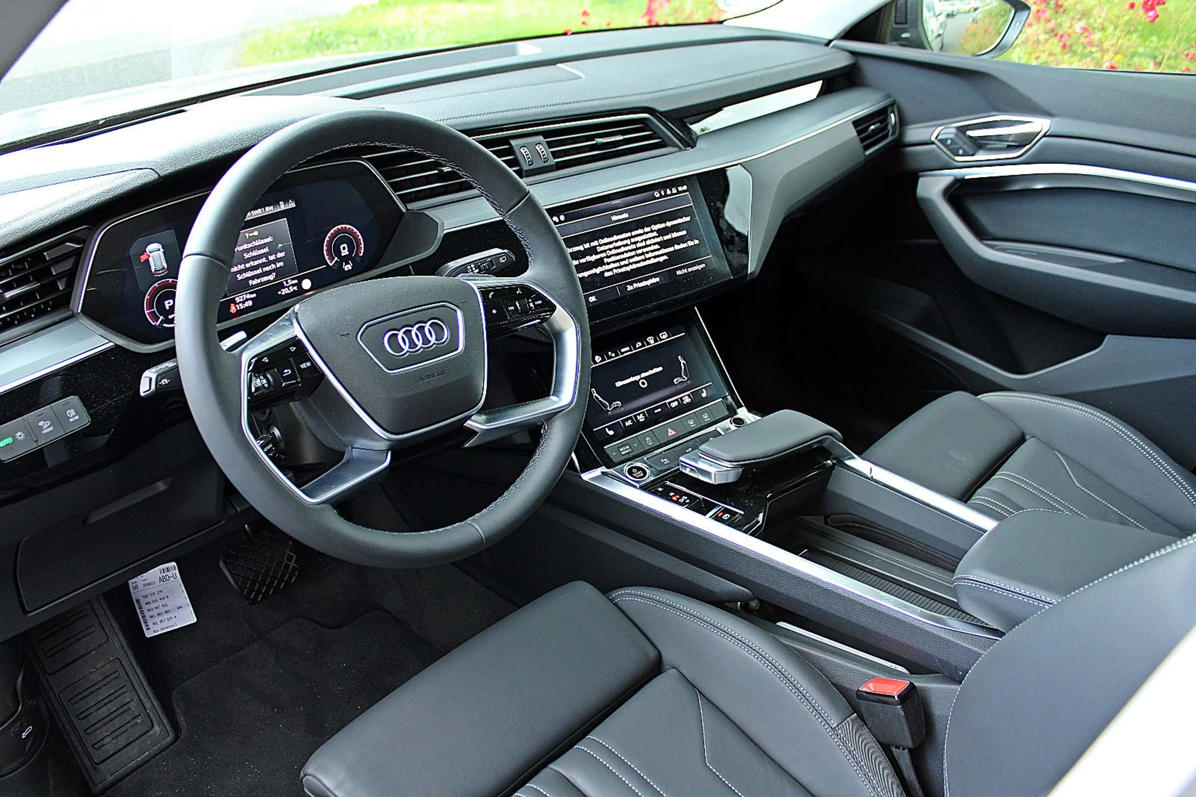 Audi Q8 e-tron 55 qu AHK 360° LEDER HuD MATRIX MEMORY — photo 9