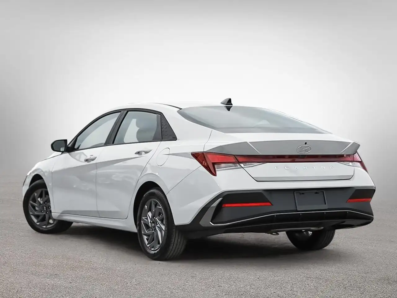 Hyundai ELANTRA снимка Hyundai ELANTRA