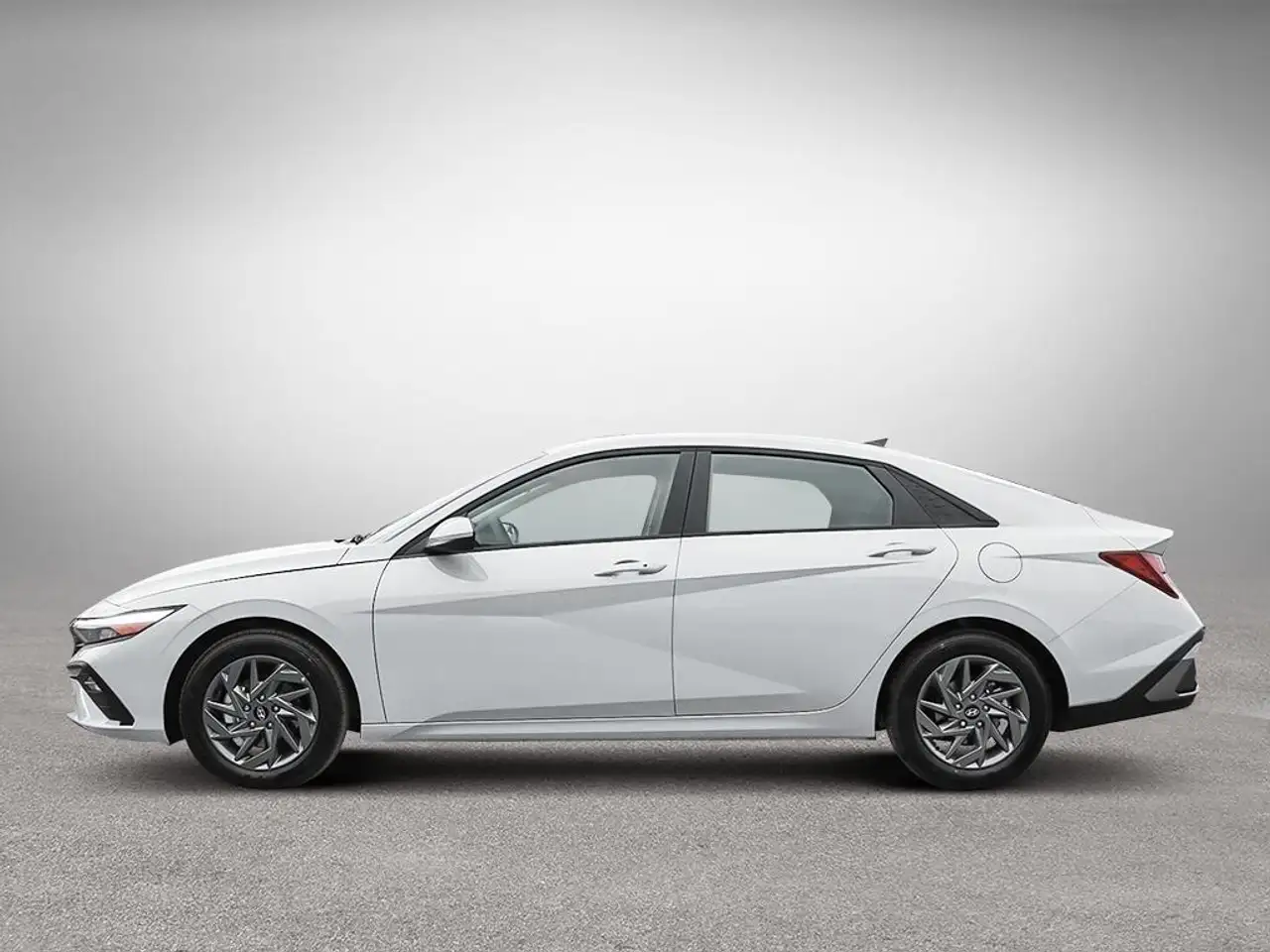 Hyundai ELANTRA снимка Hyundai ELANTRA