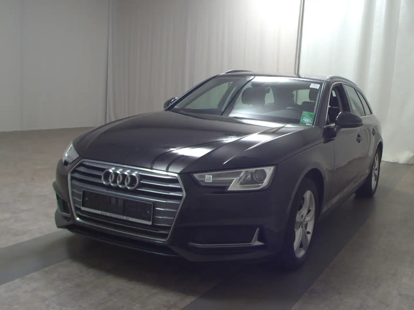 Audi A4 Avant 40 TDI sport Navi Xenon AHK PDC Shz Schwarz - 2