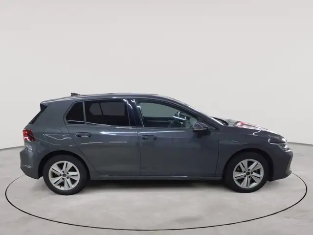 Volkswagen Golf view 3
