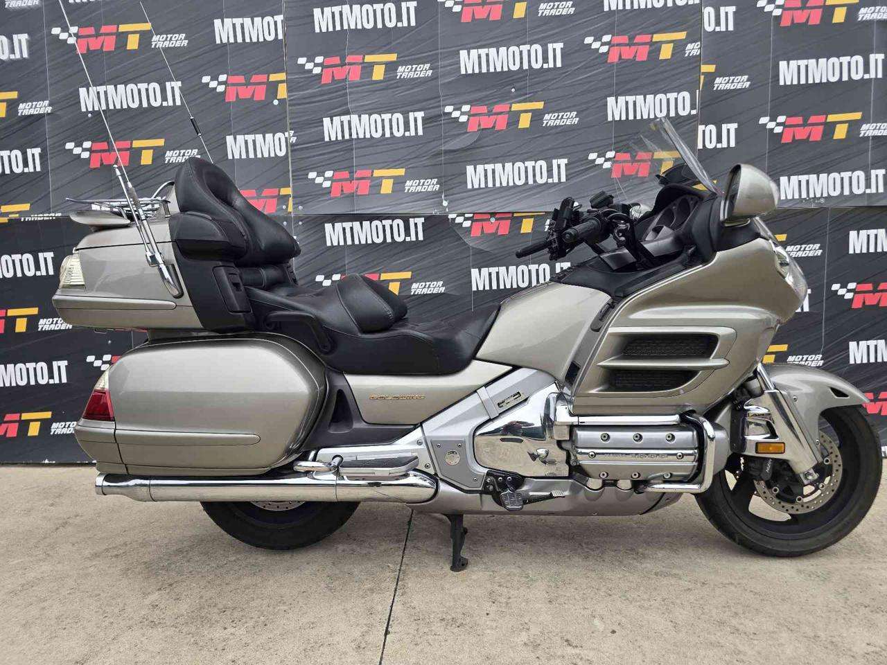 Honda GL 1800 Gold Wing Video 360