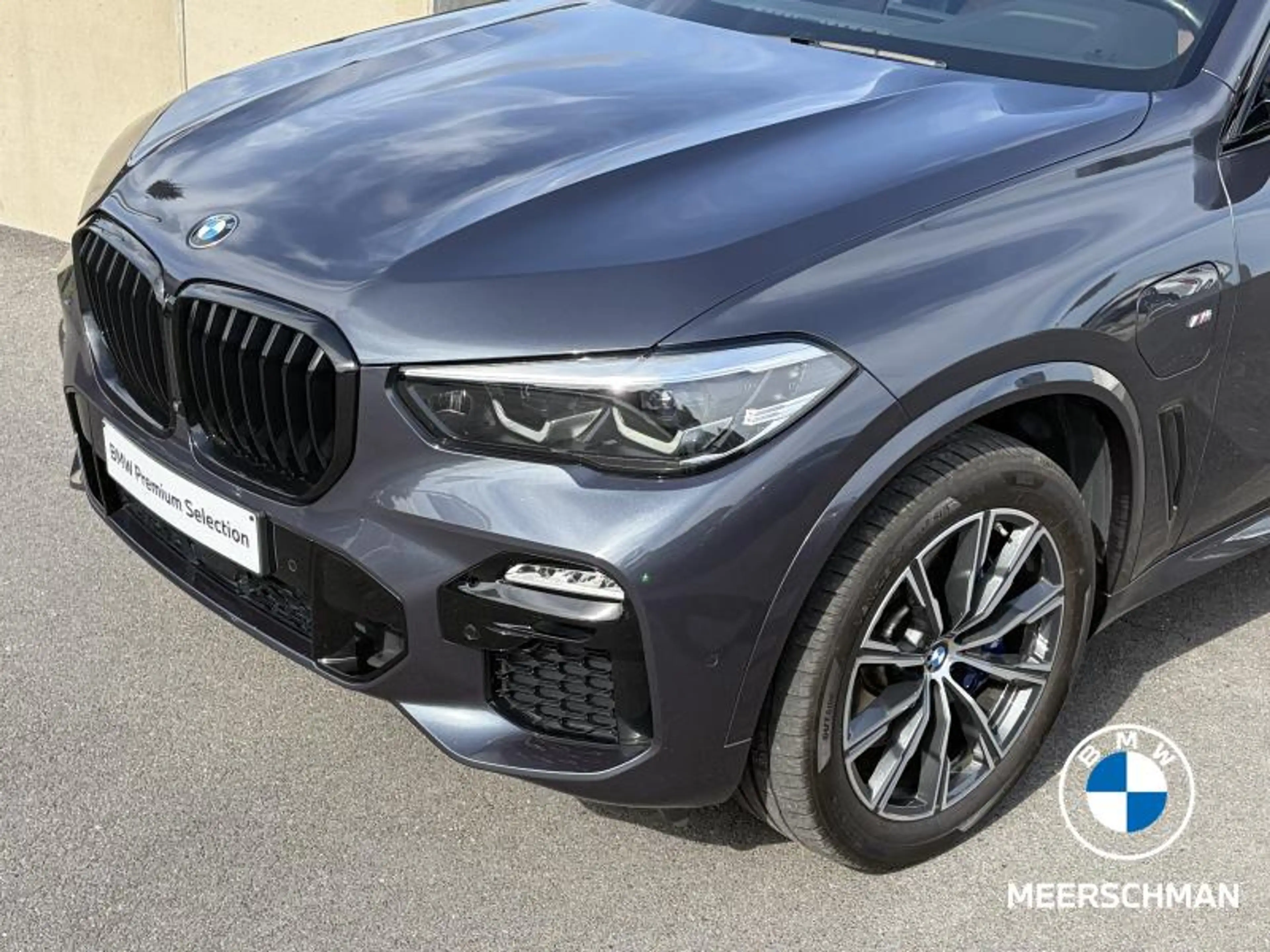 BMW X5 45e — photo 9