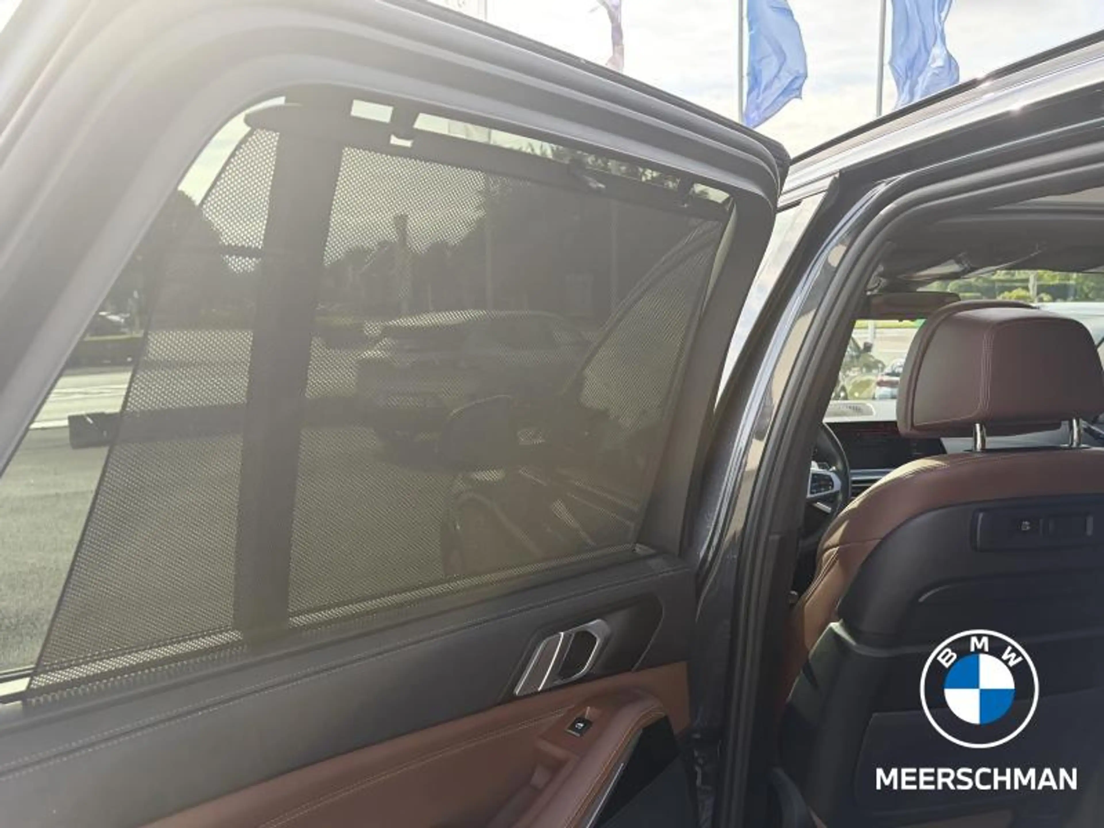 BMW X5 45e — photo 11