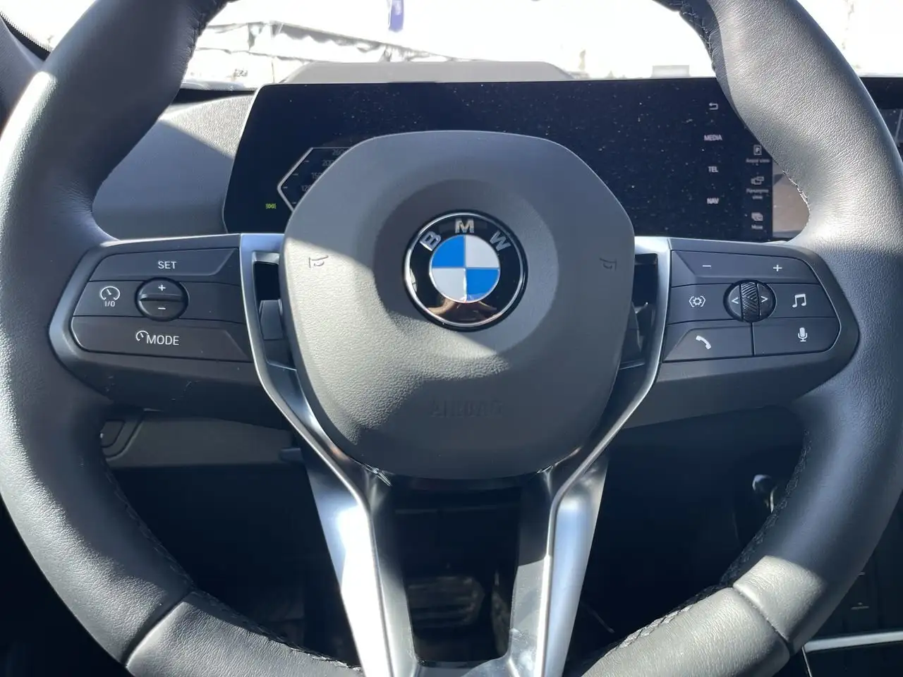 BMW X1 снимка BMW X1