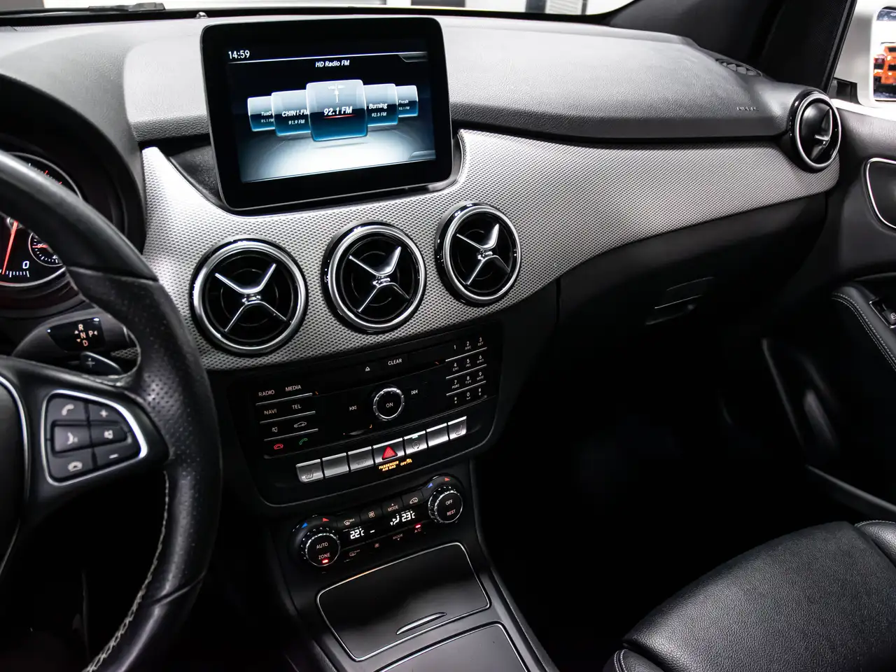 Mercedes-Benz B-Class photo Mercedes-Benz B-Class