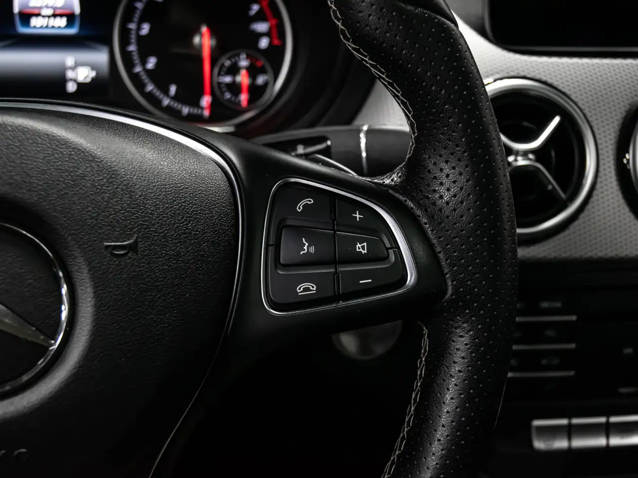 Mercedes-Benz B-Class photo Mercedes-Benz B-Class