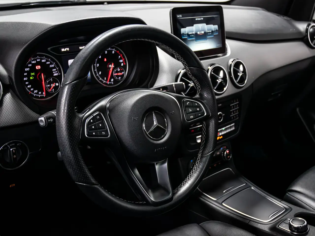Mercedes-Benz B-Class photo Mercedes-Benz B-Class