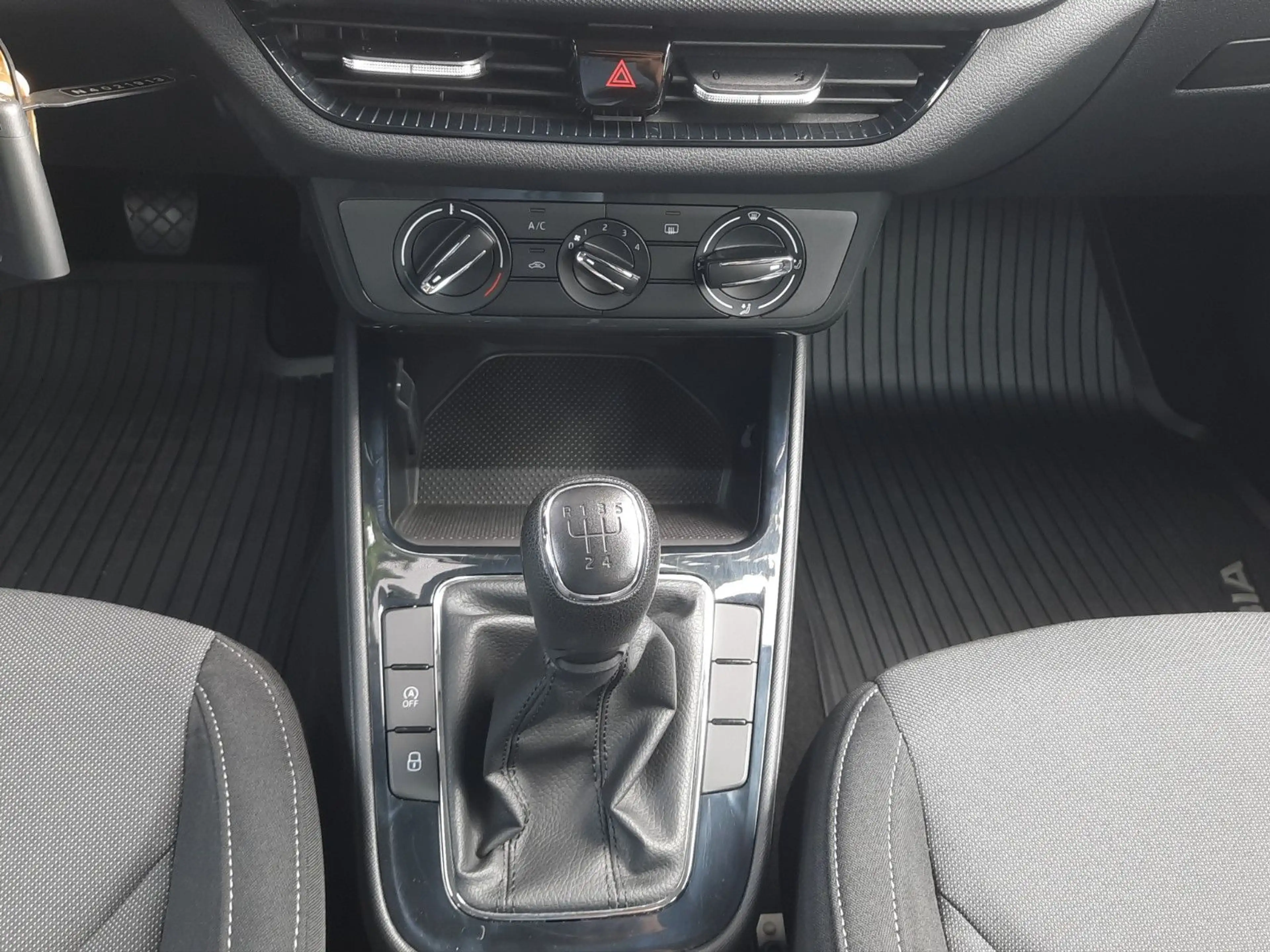 Skoda Fabia Ambition — photo 15