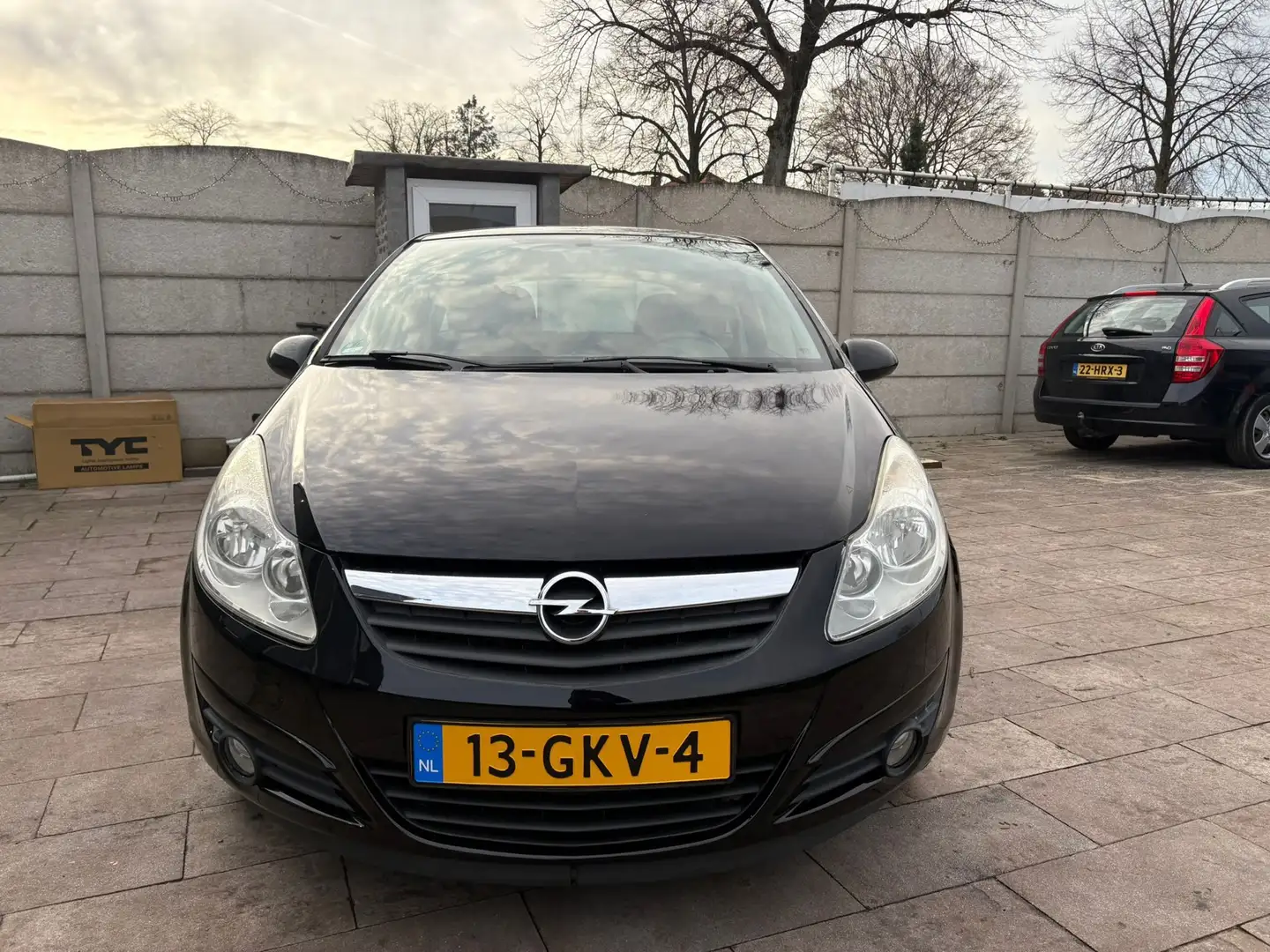Opel Corsa 1.4-16V Enjoy Airco/LM Velgen/Nieuwe APK Schwarz - 2