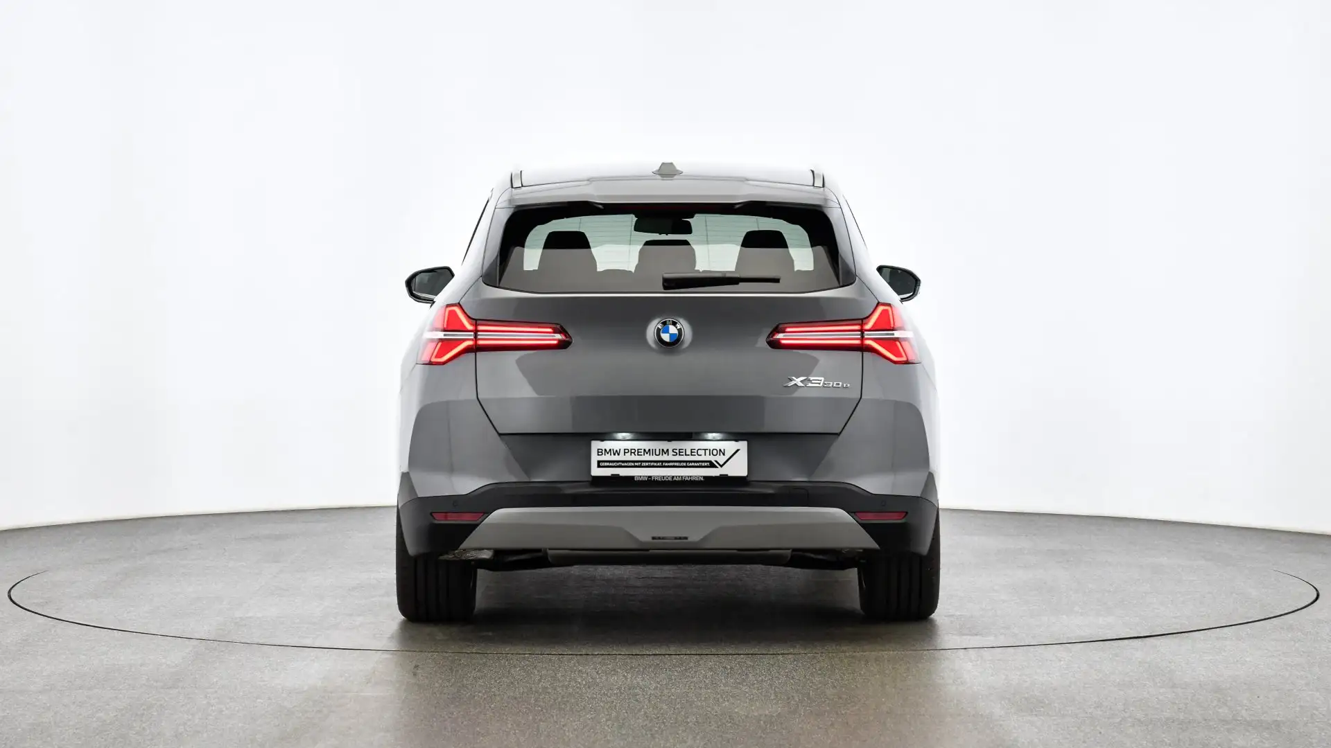 BMW X3 30e xDrive Grau - 2