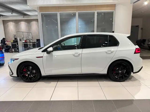 Volkswagen Golf view 5