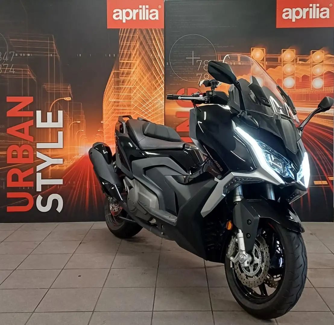 Kymco AK 550 Černá - 1