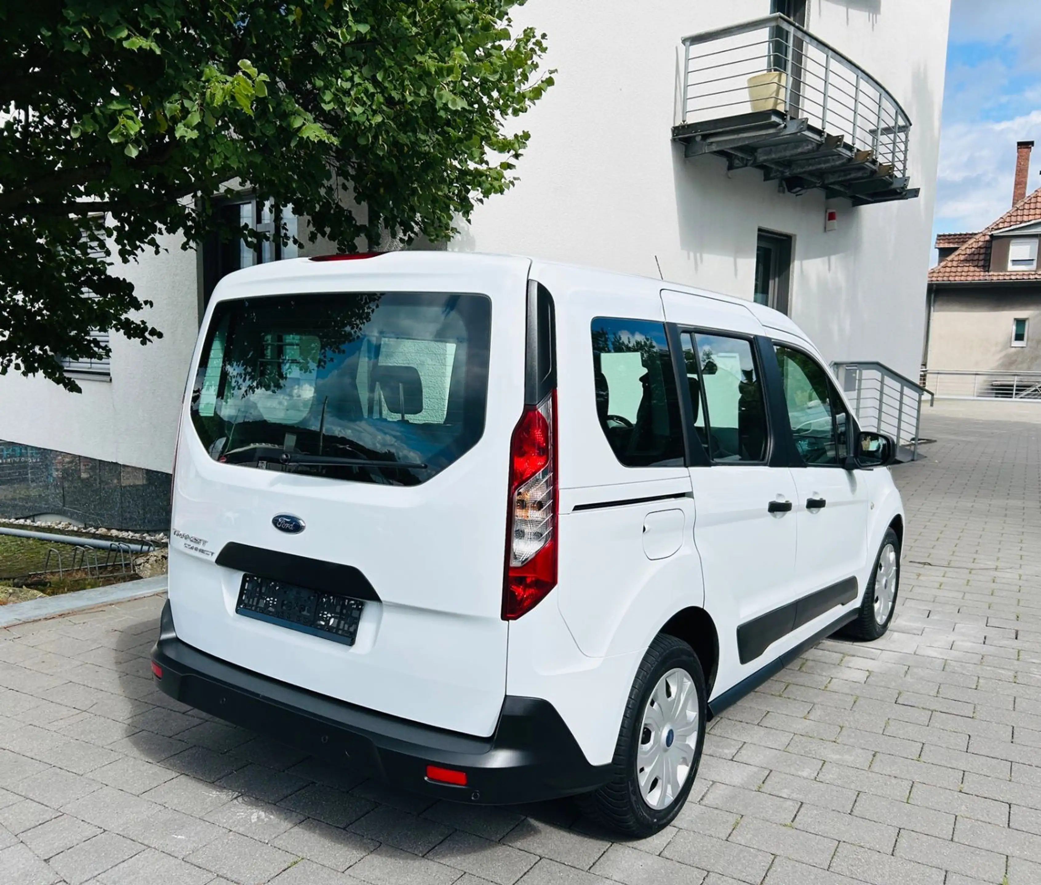 Ford Transit Connect Kombi *5-Sitzer, RFK, Navi* — photo 8