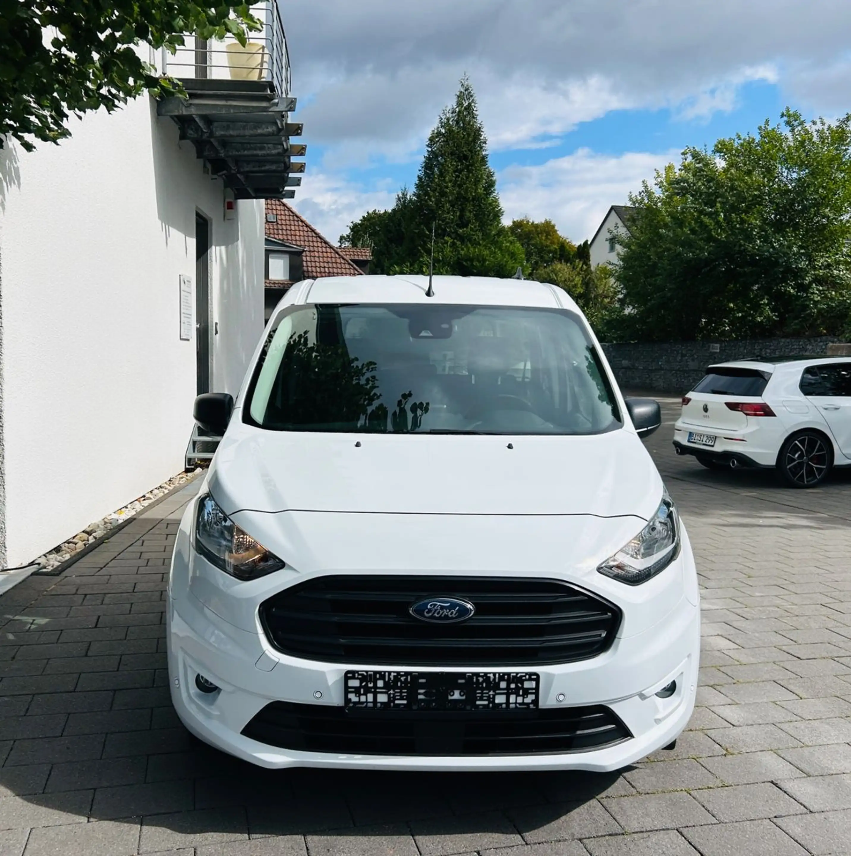 Ford Transit Connect Kombi *5-Sitzer, RFK, Navi* — photo 3