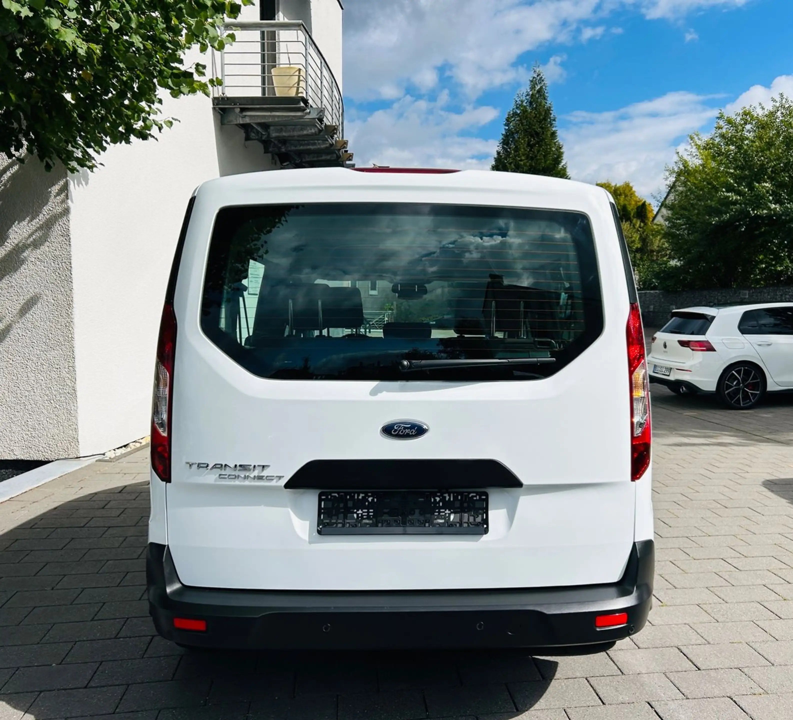 Ford Transit Connect Kombi *5-Sitzer, RFK, Navi* — photo 9
