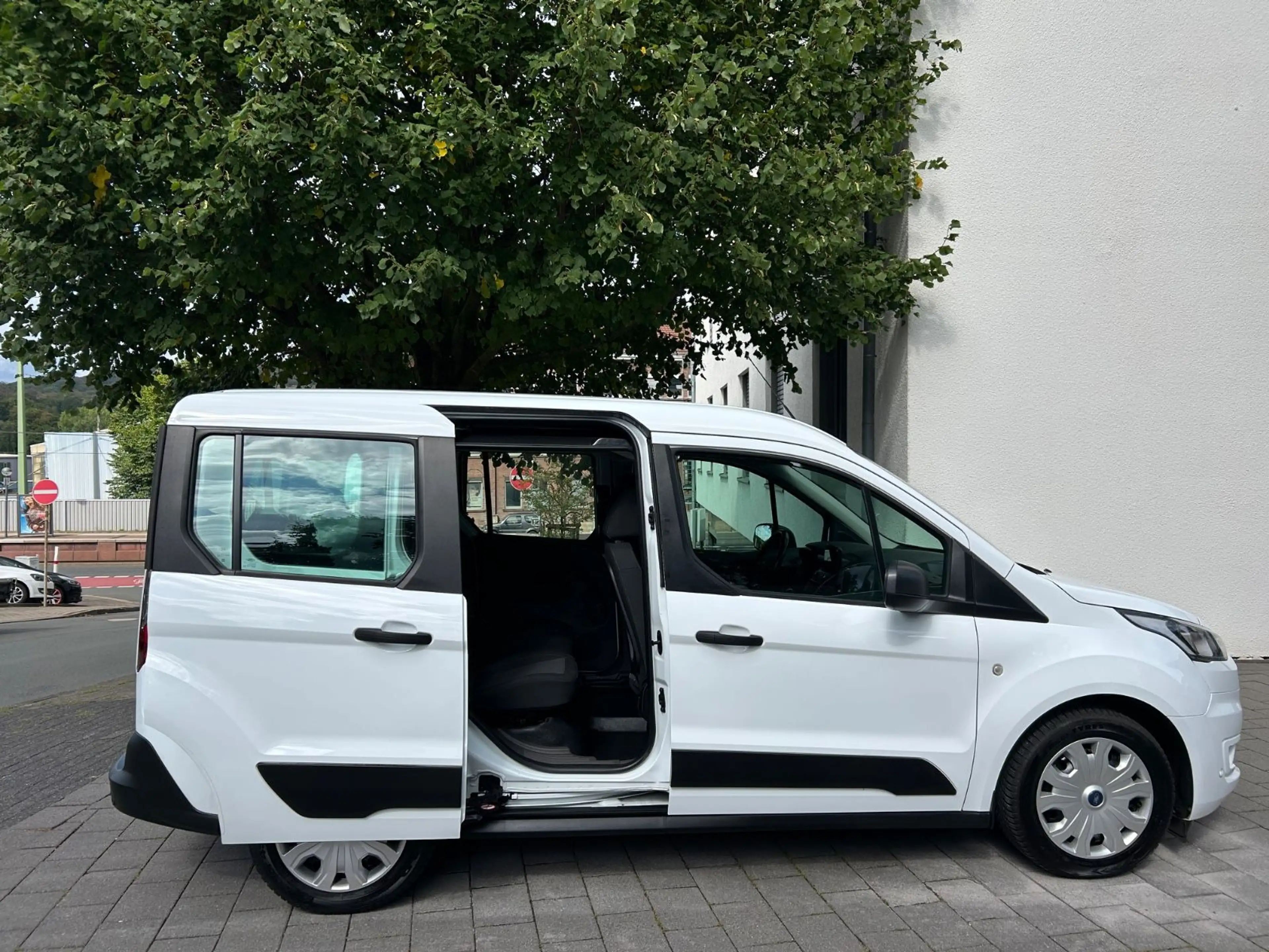 Ford Transit Connect Kombi *5-Sitzer, RFK, Navi* — photo 7