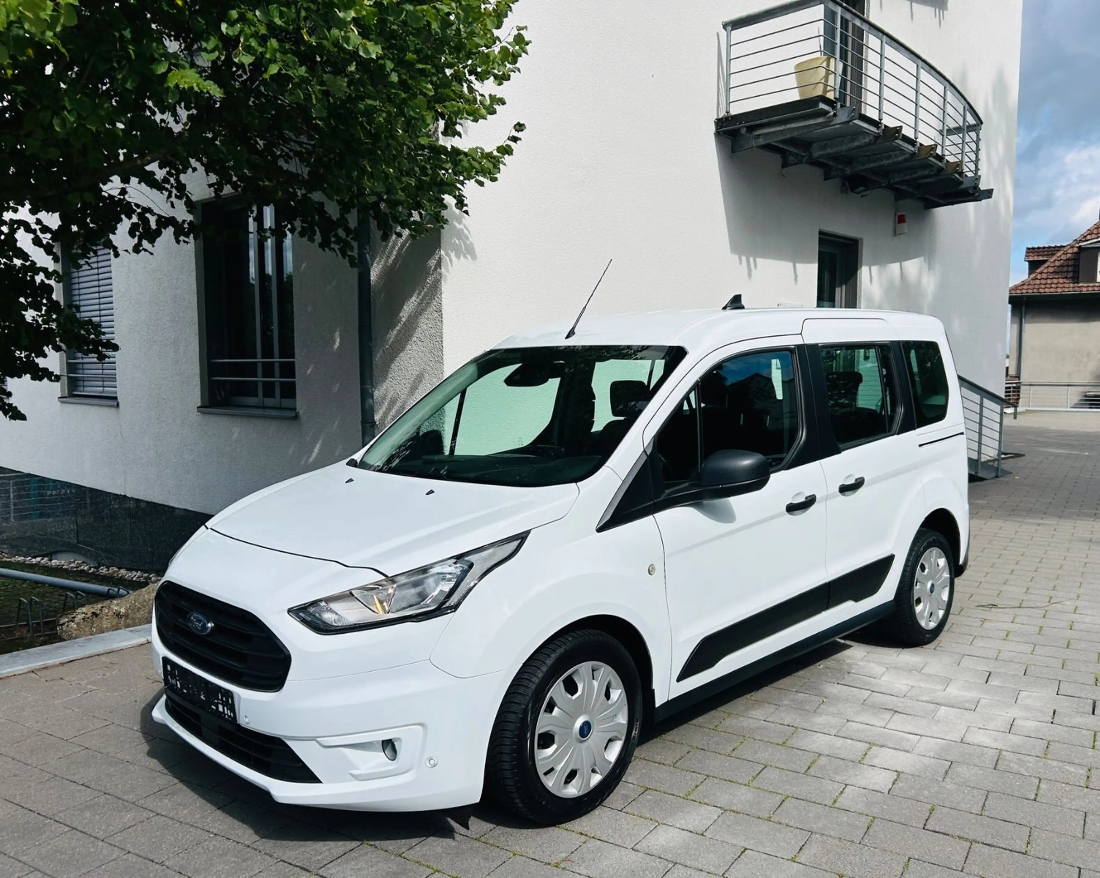 Ford Transit Connect Kombi *5-Sitzer, RFK, Navi* — photo 15