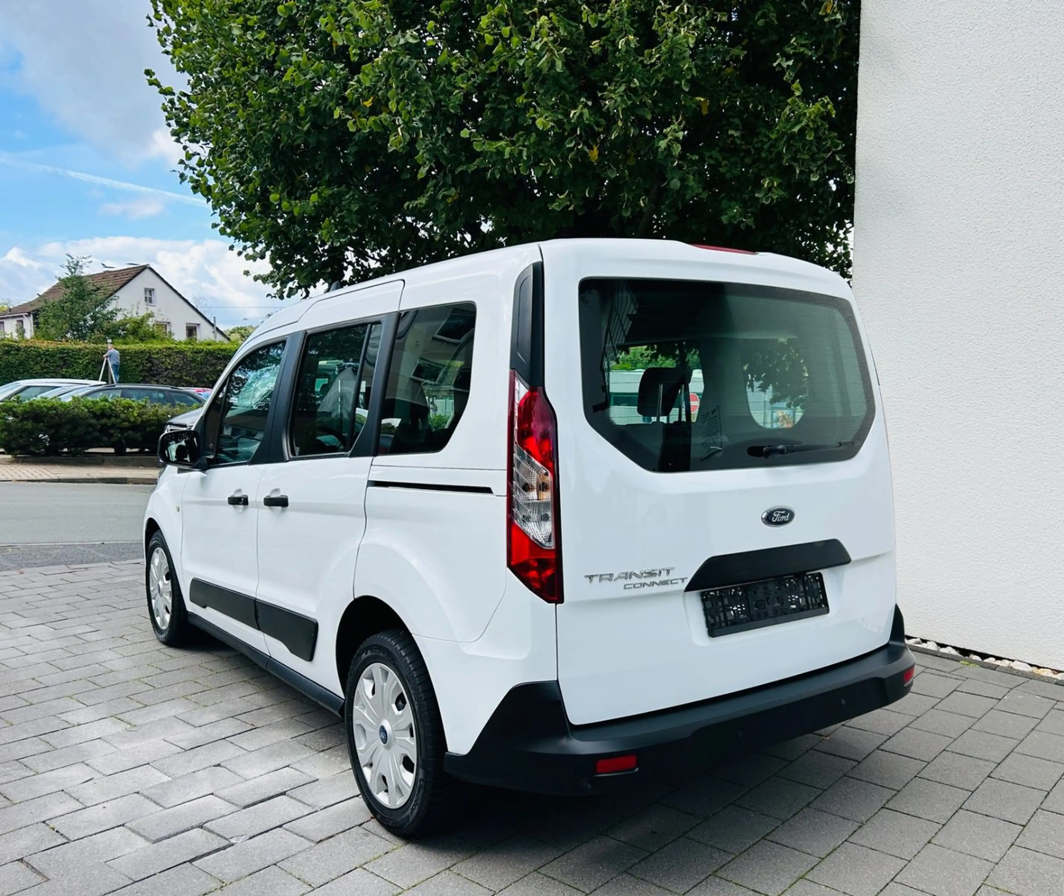 Ford Transit Connect Kombi *5-Sitzer, RFK, Navi* — photo 12