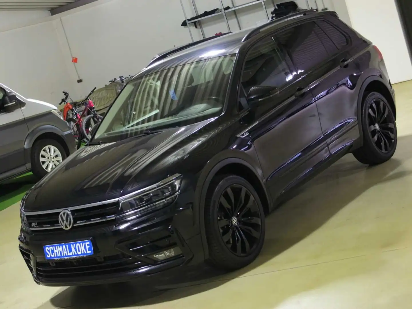 Volkswagen Tiguan 2.0 TDI SCR 4Mot DSG7 HIGHL AHK Navi LM20 Schwarz - 2