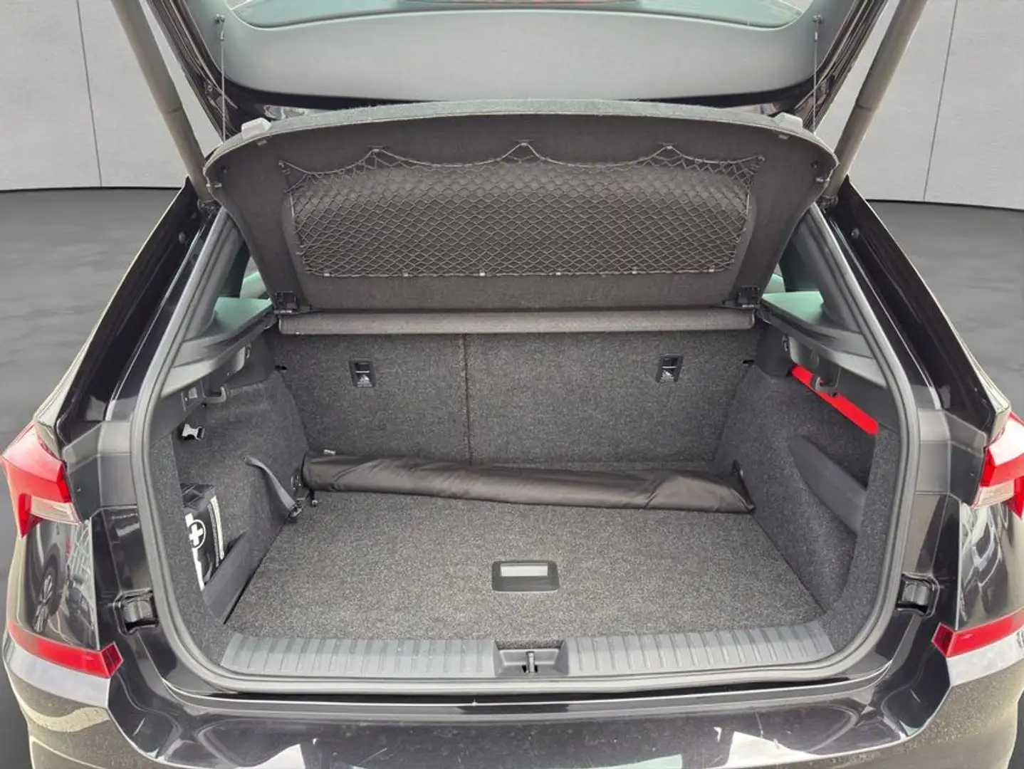 Skoda Kamiq 1,5 TSI DSG Monte Carlo AHK NAVI KAMERA GJ Schwarz - 2