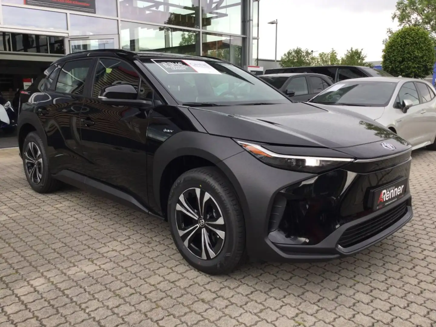 Toyota bZ4X Comfort Schwarz - 2