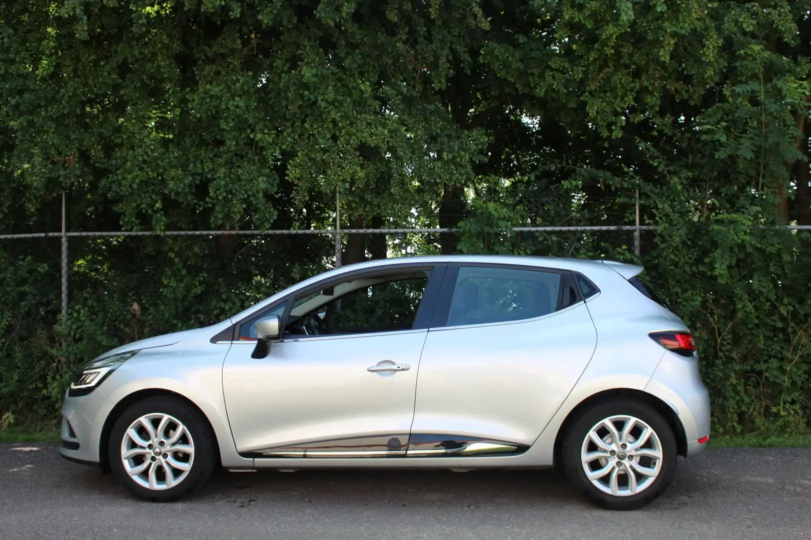 Renault Clio 0.9 TCe Intens *Keyless *Camera *Navigatie Gris - 2