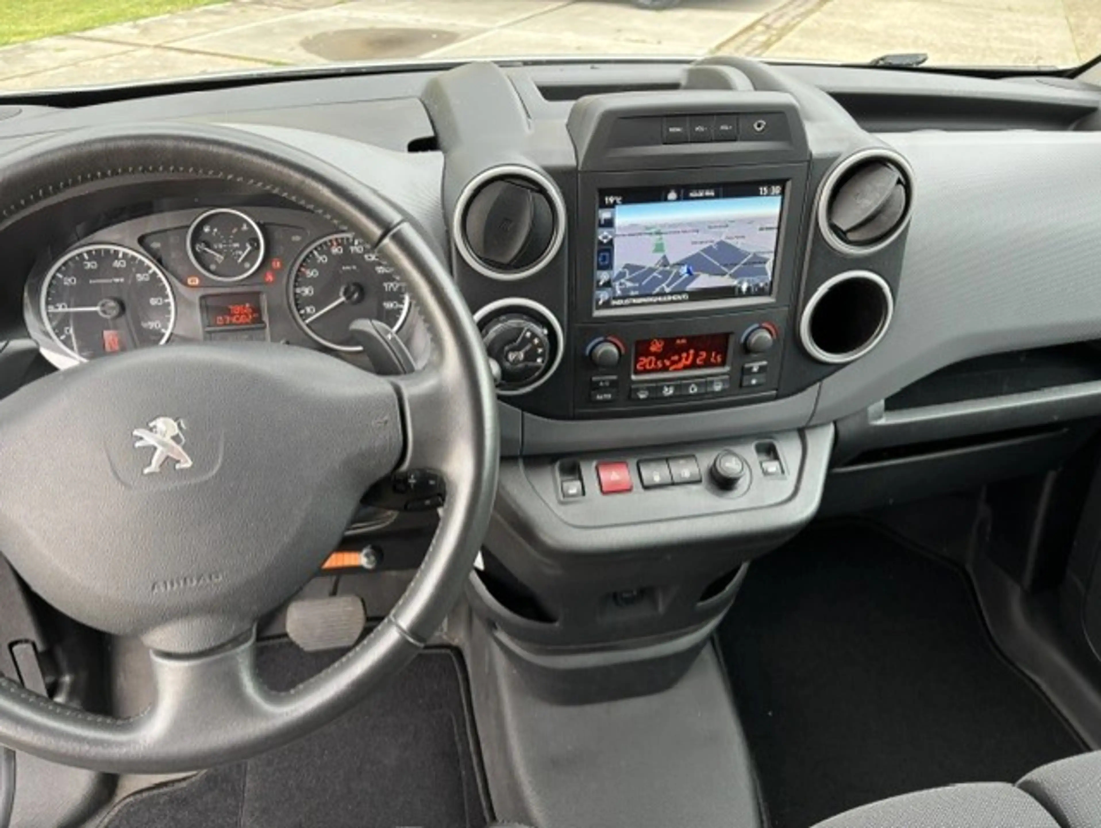 Peugeot Partner BlueHDI*AUTOMAAT*AIRCO/CC/GPS/3ZIT/CAMERA/FULL! — photo 6