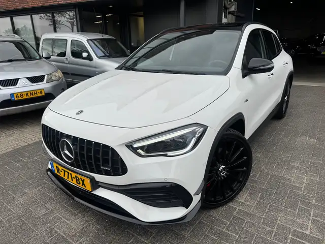 Mercedes-Benz GLA 35 AMG 4MATIC PANO BURMESTER MEMORY SFEER CARBON SUPER WA