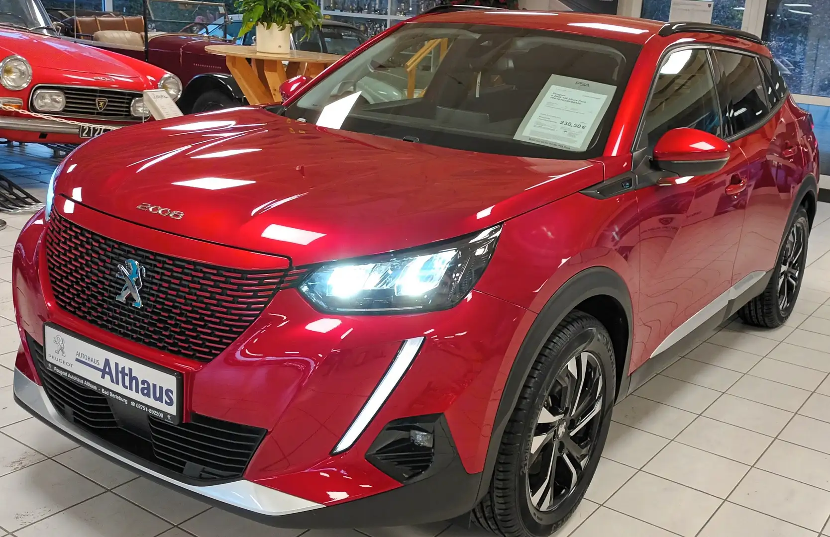 Peugeot 2008 Allure Pack Elektromotor 136 Sommer/Winterräder Rot - 1