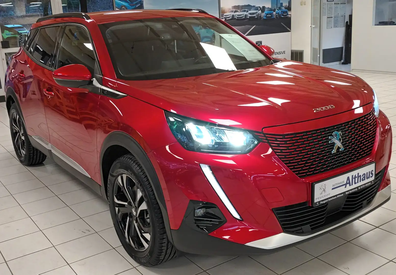 Peugeot 2008 Allure Pack Elektromotor 136 Sommer/Winterräder Rot - 2