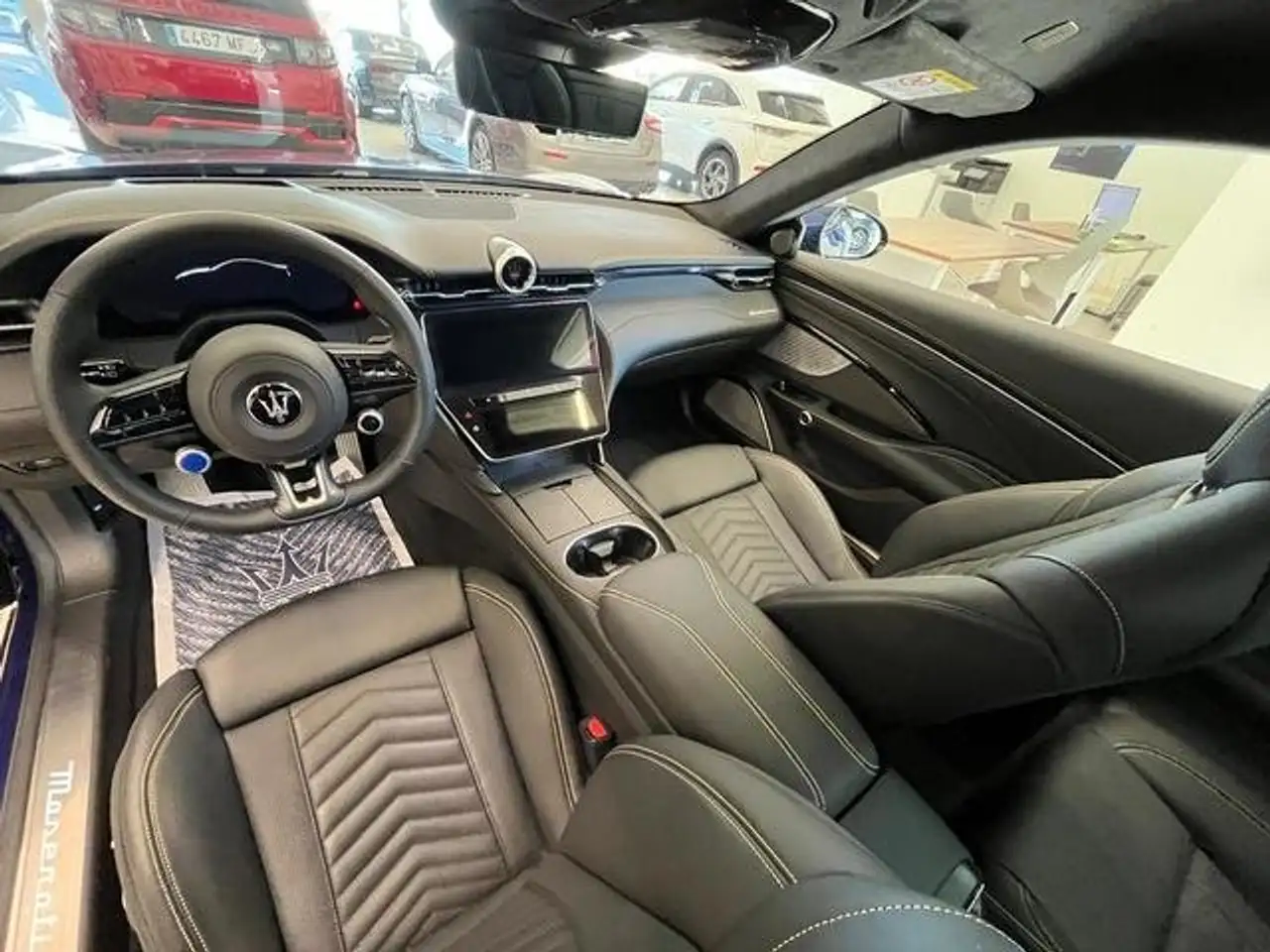 Maserati GranTurismo 2024 — фото 10
