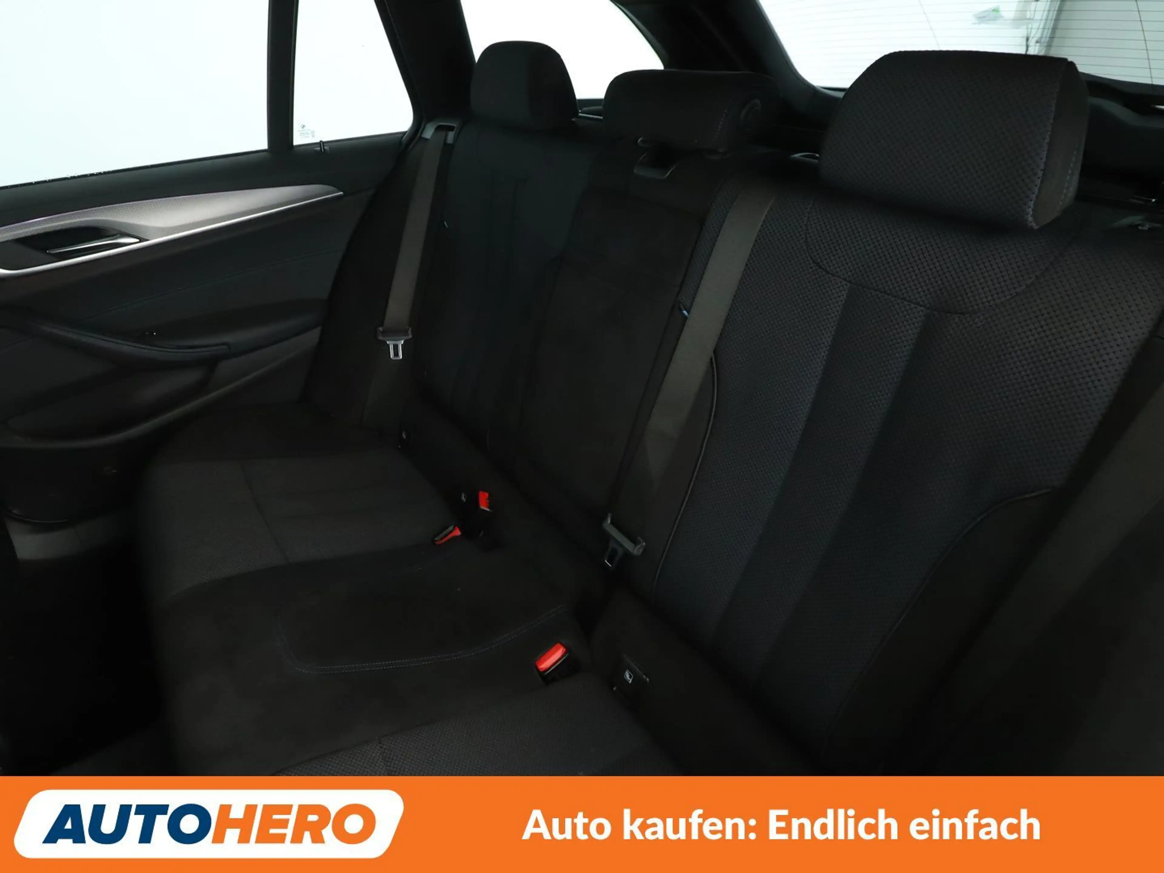 BMW 520 520d M Sport Aut. *NAVI*HUD*LED*TEMPO*CAM*SHZ* — photo 14