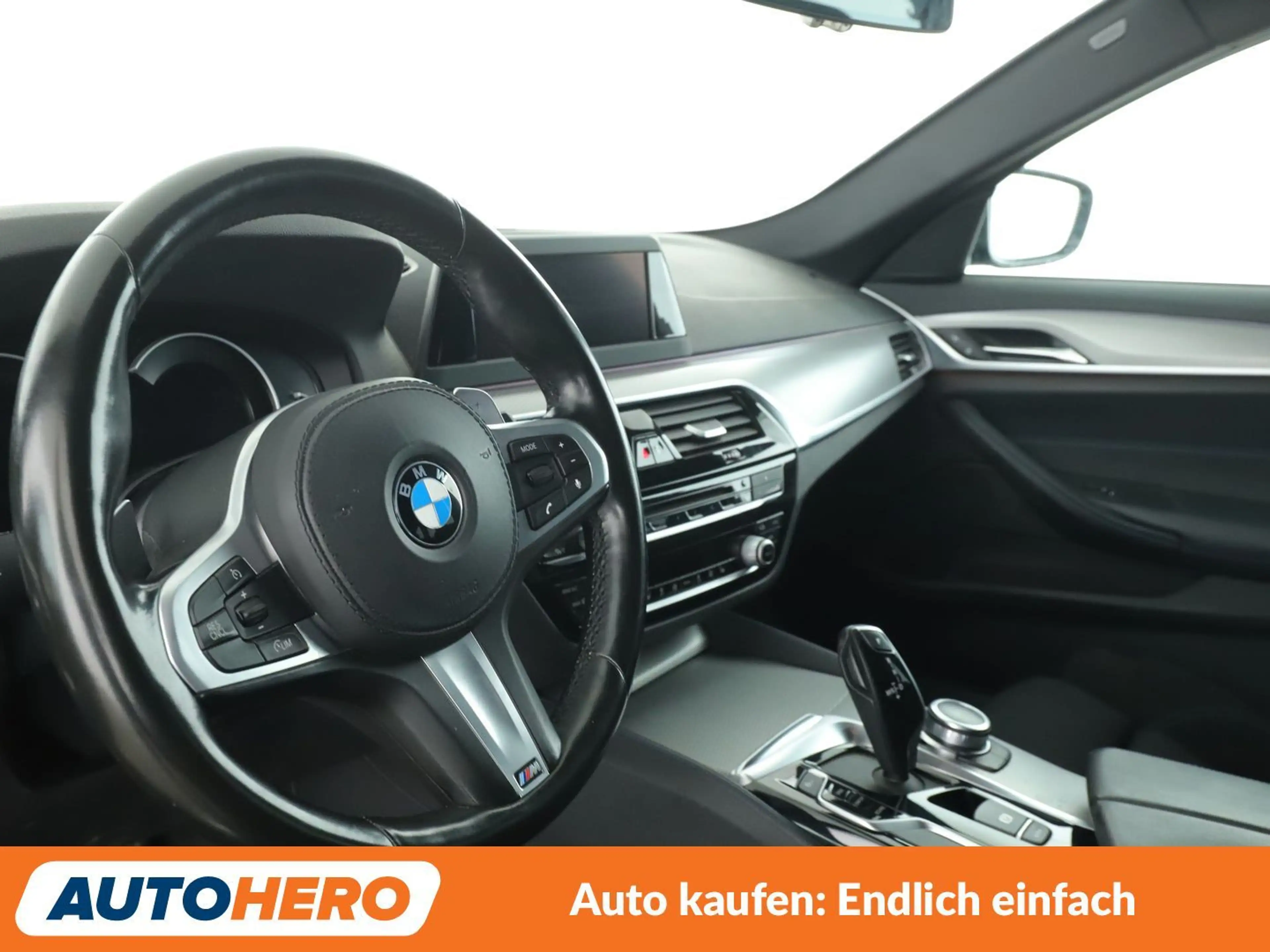 BMW 520 520d M Sport Aut. *NAVI*HUD*LED*TEMPO*CAM*SHZ* — photo 11