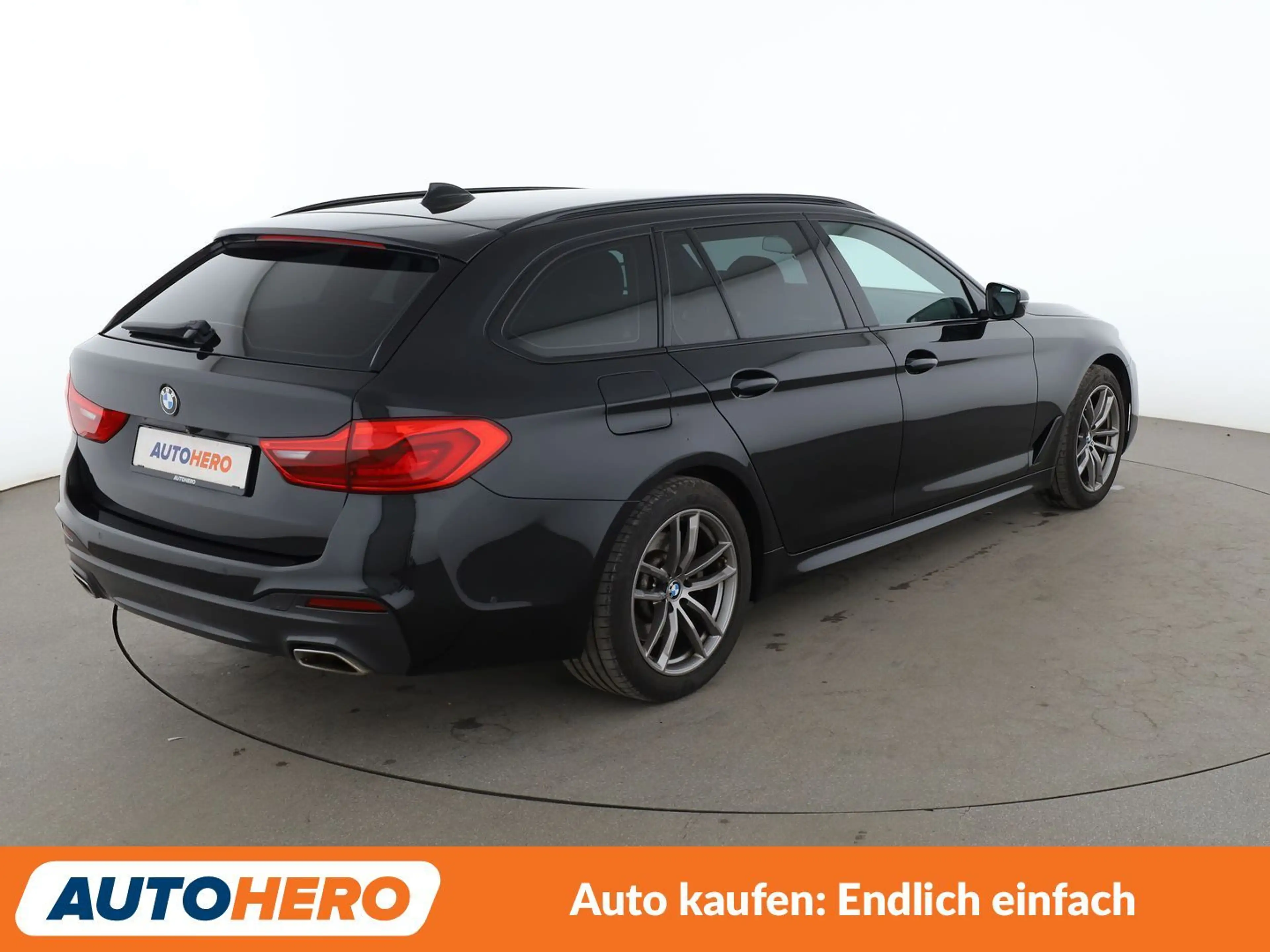 BMW 520 520d M Sport Aut. *NAVI*HUD*LED*TEMPO*CAM*SHZ* — photo 6