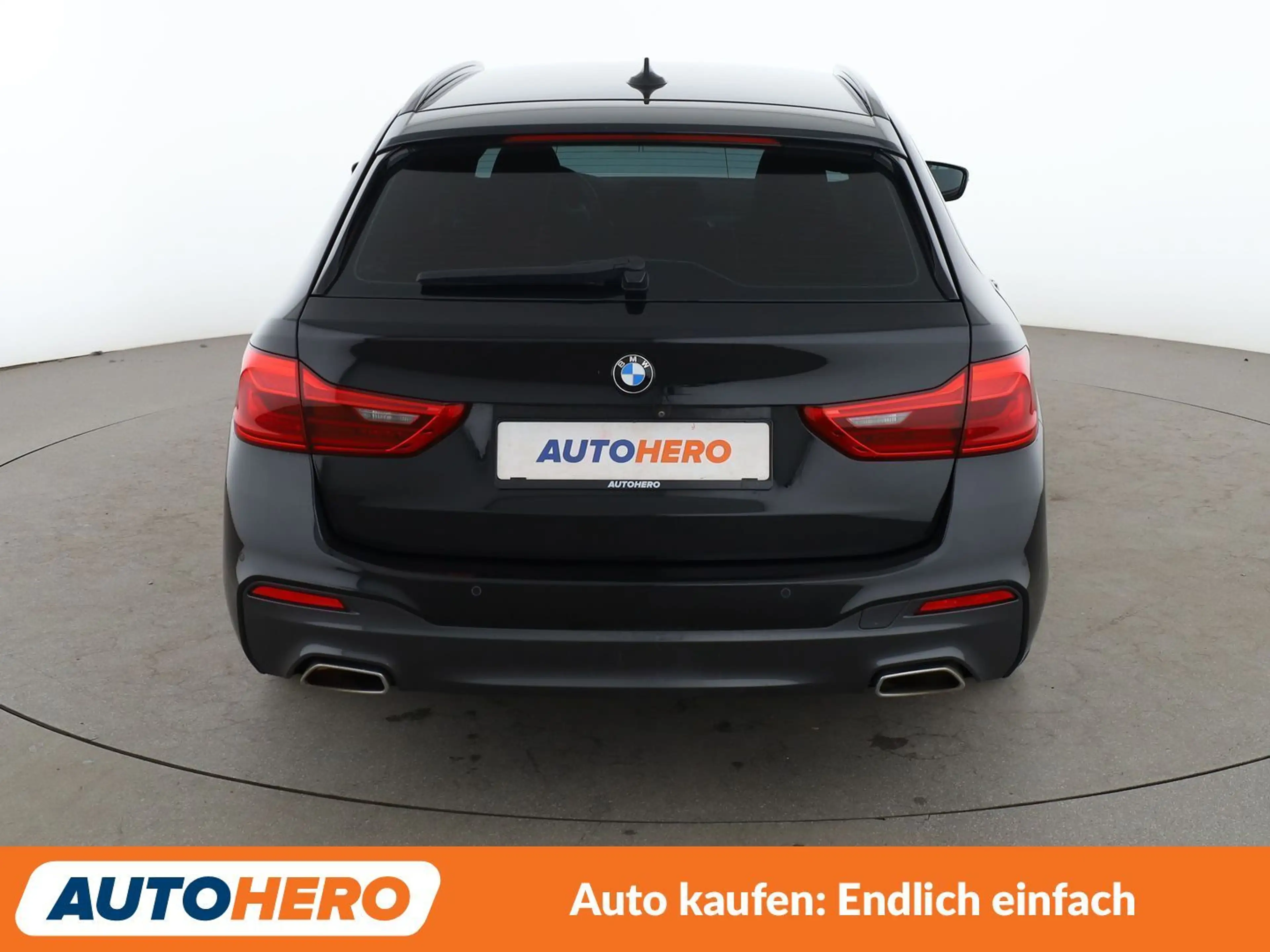 BMW 520 520d M Sport Aut. *NAVI*HUD*LED*TEMPO*CAM*SHZ* — photo 5